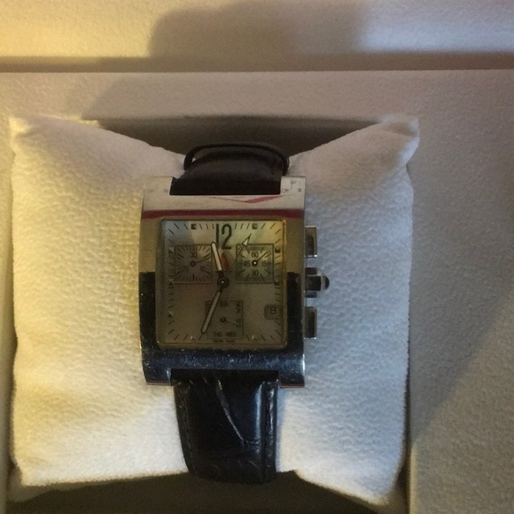 Ladies Watch - Picture 4 of 5